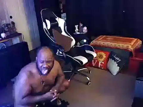 Snapshot of bigshh8 chatting on 03.20.25 bigshh8 online show from 03.20.25