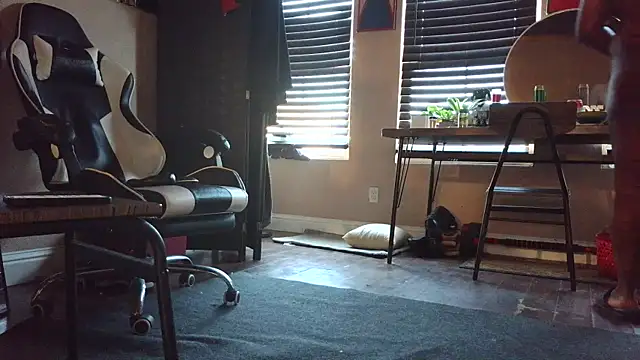 Snapshot of bigshh8 chatting on 10.11.25 bigshh8 online show from 10.11.25