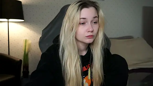 Snapshot of Lisa_003 chatting on 03.21.25 Lisa 003 online show from 03.21.25