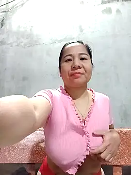 Snapshot of Queen_18200 chatting on 12.21.24 Queen 18200 online show from 12.21.24