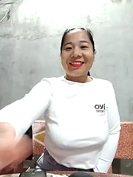 Snapshot of Queen_18200 chatting on 12.21.24 Queen 18200 online show from 12.21.24