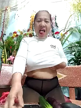Snapshot of Queen_18200 chatting on 01.19.25 Queen 18200 online show from 01.19.25
