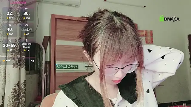 Snapshot of Lili_666 chatting on 02.15.25 Lili 666 online show from 02.15.25