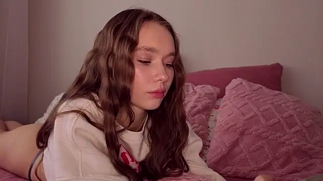 Snapshot of KateVon chatting on 10.04.25 KateVon online show from 10.04.25