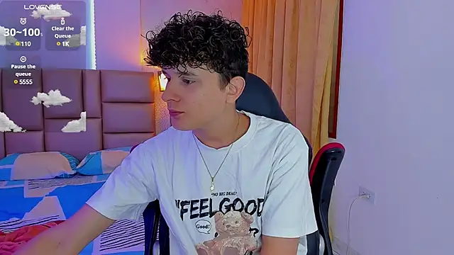 Snapshot of Nathan_Bluee chatting on 01.28.25 Nathan Bluee online show from 01.28.25