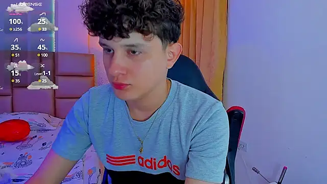 Snapshot of Nathan_Bluee chatting on 03.05.25 Nathan Bluee online show from 03.05.25