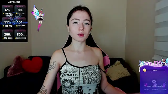 Snapshot of Luxuryalma chatting on 12.28.24 Luxuryalma online show from 12.28.24