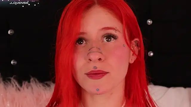 Snapshot of Daarlene chatting on 02.06.25 Daarlene online show from 02.06.25