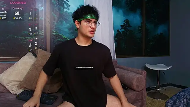 Snapshot of Mark_Evans1_ chatting on 02.12.25 Mark Evans1 online show from 02.12.25