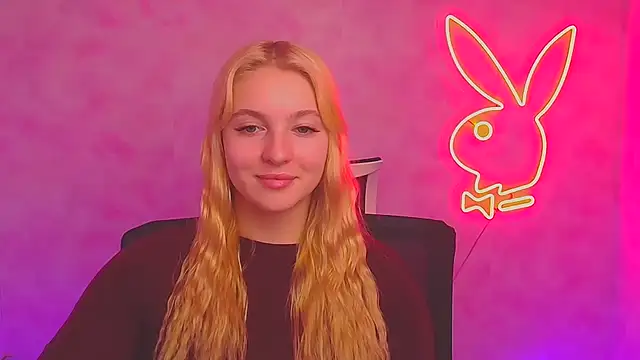 Snapshot of Milka_kiss_ chatting on 01.14.25 Milka kiss online show from 01.14.25