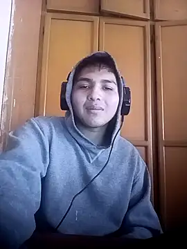 Snapshot of LoganFinds chatting on 10.31.25 LoganFinds online show from 10.31.25