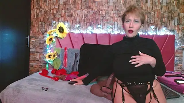 Isabelle Lov18 online show from 12.31.24