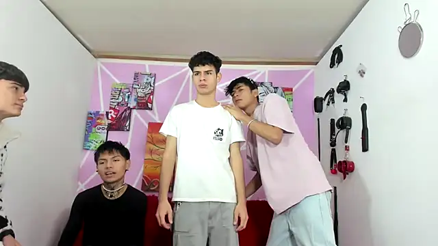 Snapshot of Fresahot2005 chatting on 12.19.24 Fresahot2005 online show from 12.19.24