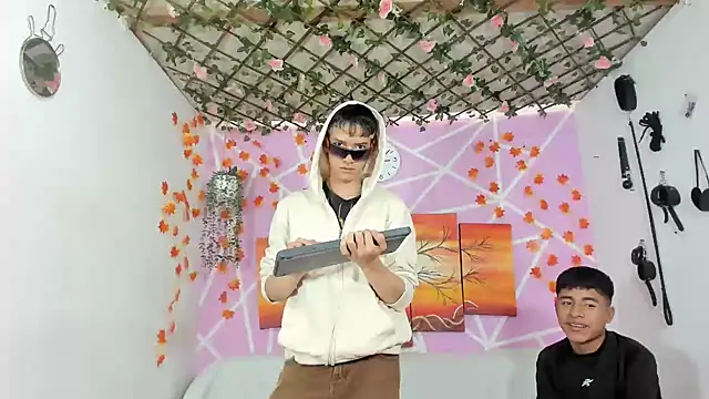 Snapshot of Fresahot2005 chatting on 03.13.25 Fresahot2005 online show from 03.13.25