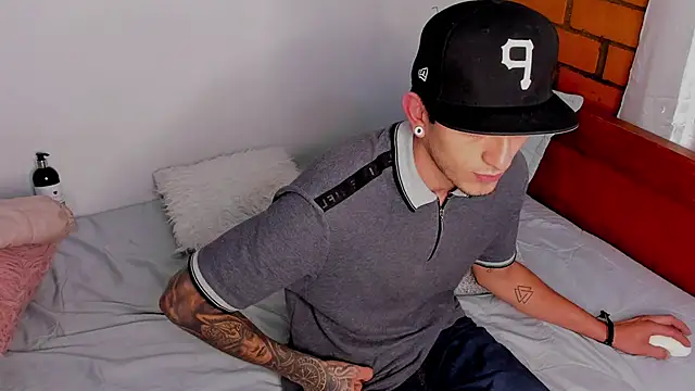 Snapshot of _NATAHSA_ chatting on 01.05.25 NATAHSA online show from 01.05.25