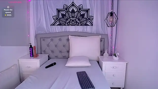 Snapshot of Ariana_ceballos chatting on 02.13.25 Ariana ceballos online show from 02.13.25