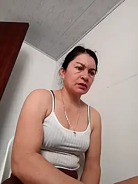 renata hot1 online show from 12.26.24