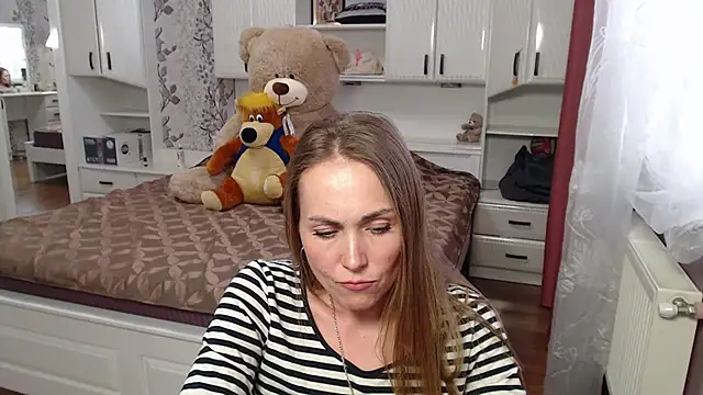 Snapshot of 69SexySecret69 chatting on 03.10.25 69SexySecret69 online show from 03.10.25