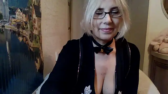 Snapshot of sweet_raspberry chatting on 01.12.25 sweet raspberry online show from 01.12.25