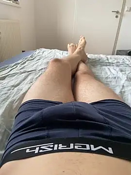 Snapshot of Nio-5 chatting on 12.04.24 Nio-5 online show from 12.04.24