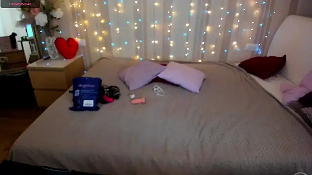 Snapshot of Katherine_Fox chatting on 12.05.24 Katherine Fox online show from 12.05.24