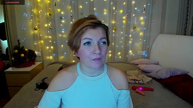 Snapshot of Katherine_Fox chatting on 12.07.24 Katherine Fox online show from 12.07.24