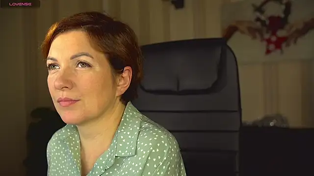 Snapshot of Katherine_Fox chatting on 12.22.24 Katherine Fox online show from 12.22.24