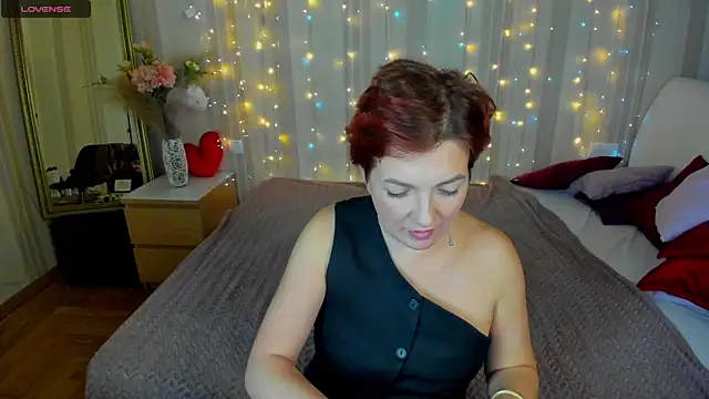 Snapshot of Katherine_Fox chatting on 01.25.25 Katherine Fox online show from 01.25.25