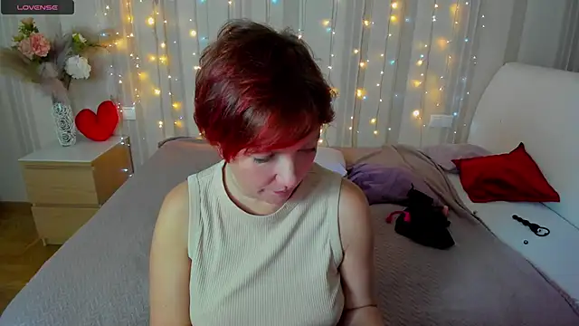 Snapshot of Katherine_Fox chatting on 03.01.25 Katherine Fox online show from 03.01.25