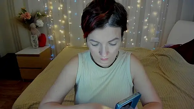 Snapshot of Katherine_Fox chatting on 03.21.25 Katherine Fox online show from 03.21.25