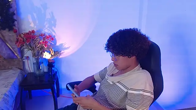 Snapshot of nickolas_moon chatting on 01.03.25 nickolas moon online show from 01.03.25