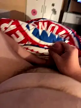 Snapshot of itzznick2005 chatting on 09.28.25 itzznick2005 online show from 09.28.25