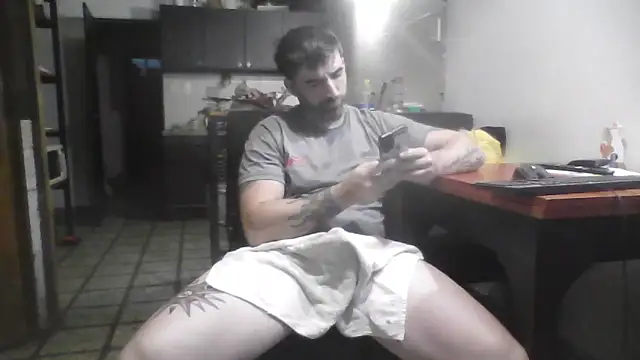 Snapshot of ozzypsico13 chatting on 10.10.25 ozzypsico13 online show from 10.10.25