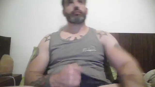 Snapshot of ozzypsico13 chatting on 10.24.25 ozzypsico13 online show from 10.24.25