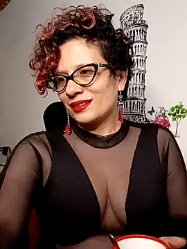 Snapshot of Daneshka_naughty chatting on 12.19.24 Daneshka naughty online show from 12.19.24