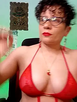 Snapshot of Daneshka_naughty chatting on 02.10.25 Daneshka naughty online show from 02.10.25