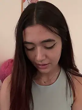 Snapshot of HallieLemon1 chatting on 02.14.25 HallieLemon1 online show from 02.14.25