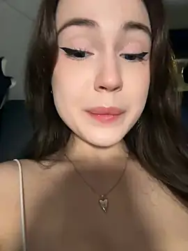 Snapshot of Peachy_Dream chatting on 12.12.24 Peachy Dream online show from 12.12.24