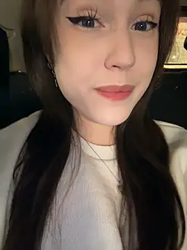 Snapshot of Peachy_Dream chatting on 12.18.24 Peachy Dream online show from 12.18.24