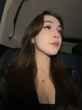 Snapshot of Peachy_Dream chatting on 12.21.24 Peachy Dream online show from 12.21.24