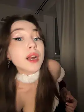 Snapshot of Peachy_Dream chatting on 12.25.24 Peachy Dream online show from 12.25.24