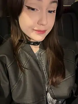 Snapshot of Peachy_Dream chatting on 02.25.25 Peachy Dream online show from 02.25.25