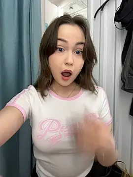 Snapshot of Peachy_Dream chatting on 03.13.25 Peachy Dream online show from 03.13.25