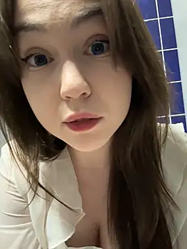 Snapshot of Peachy_Dream chatting on 03.18.25 Peachy Dream online show from 03.18.25