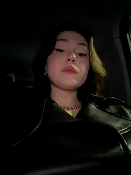 Snapshot of Peachy_Dream chatting on 10.03.25 Peachy Dream online show from 10.03.25