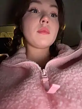 Snapshot of Peachy_Dream chatting on 10.29.25 Peachy Dream online show from 10.29.25