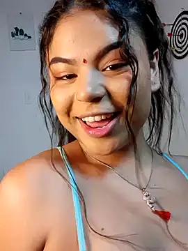 Snapshot of Cleo_hills chatting on 12.10.24 Cleo hills online show from 12.10.24