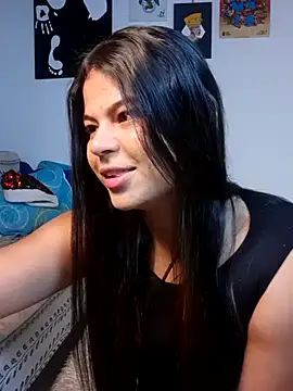 Snapshot of Cleo_hills chatting on 12.27.24 Cleo hills online show from 12.27.24