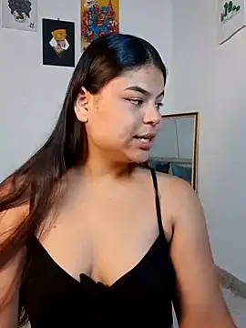 Snapshot of Cleo_hills chatting on 12.28.24 Cleo hills online show from 12.28.24