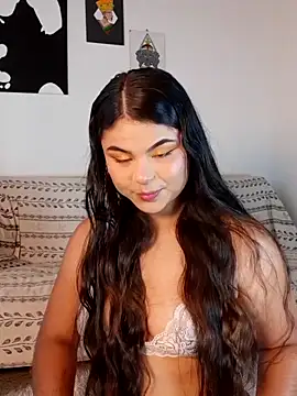 Snapshot of Cleo_hills chatting on 03.20.25 Cleo hills online show from 03.20.25